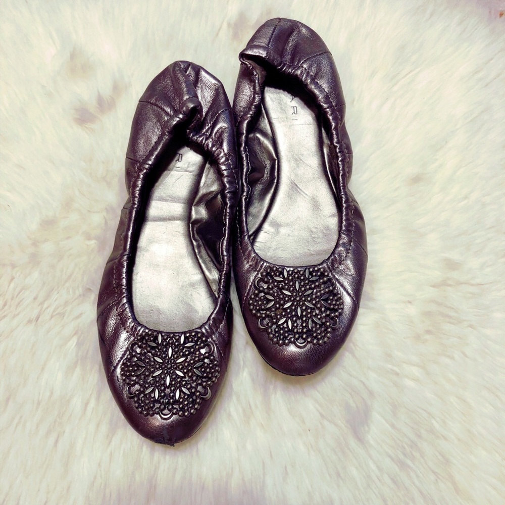 TAHARI EMBELLISHED BALLET FLATS